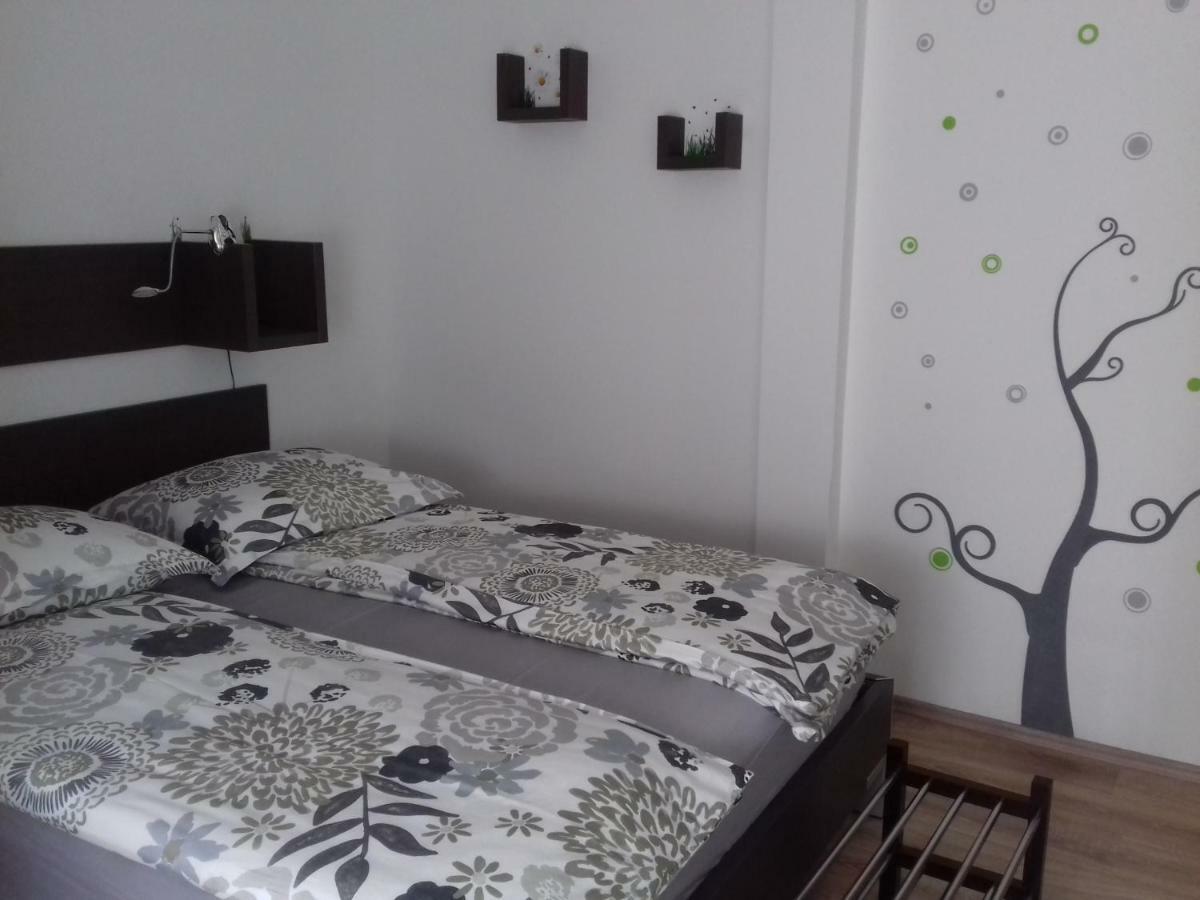Apartmani Marinovic 포드고라 외부 사진